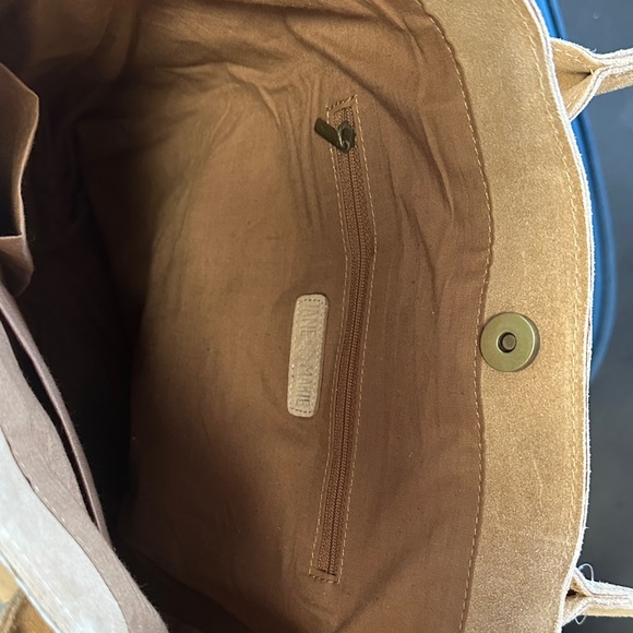 Elegant Tan Shoulder Bag - Picture 4 of 5